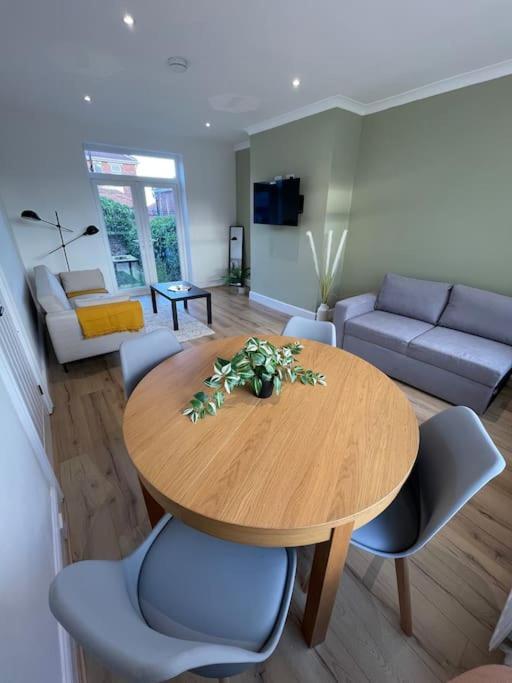 Whole House Modern Two Bedroom In Newcastle - Free Parking Zewnętrze zdjęcie